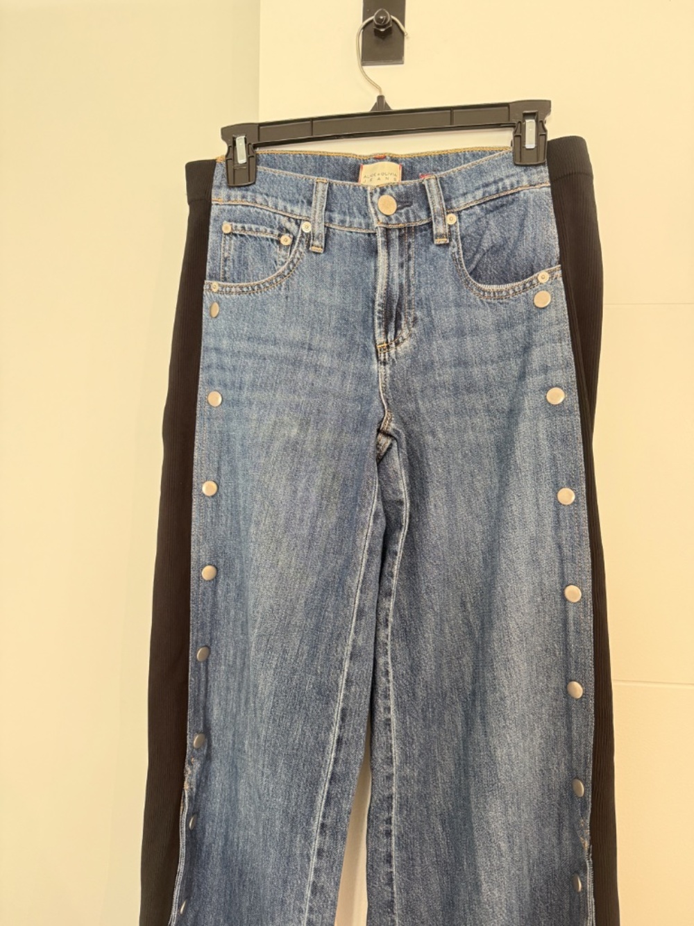 Alice + Olivia Amazing Low Rise Wide Leg Snap Trim Jeans in the "Cambria Vintage - Picture 5 of 12